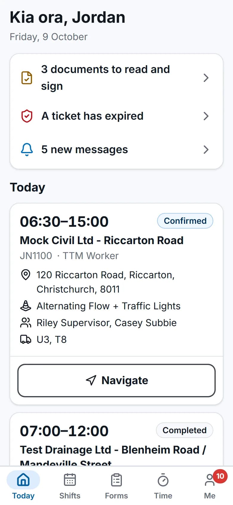 Field app on a phone: today's shift, documents to sign and an expired ticket alert